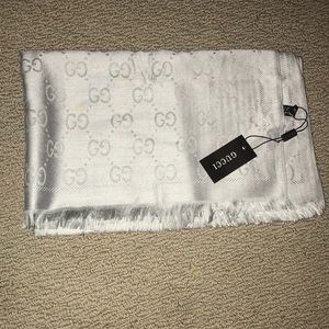Grey Gucci scarf